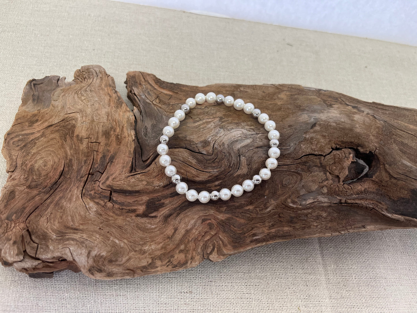 6mm Pearl Stretch Bracelet