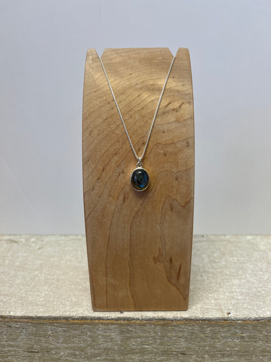 Oval Labradorite Necklace