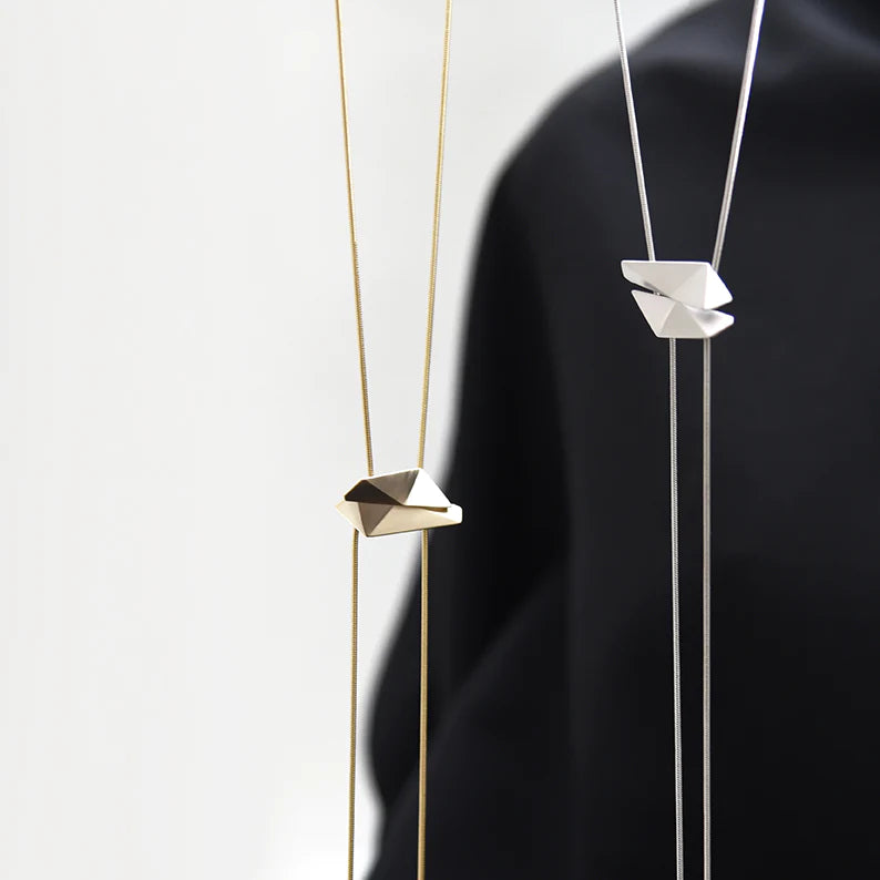 Refract Lariat Necklace (Black Silver)