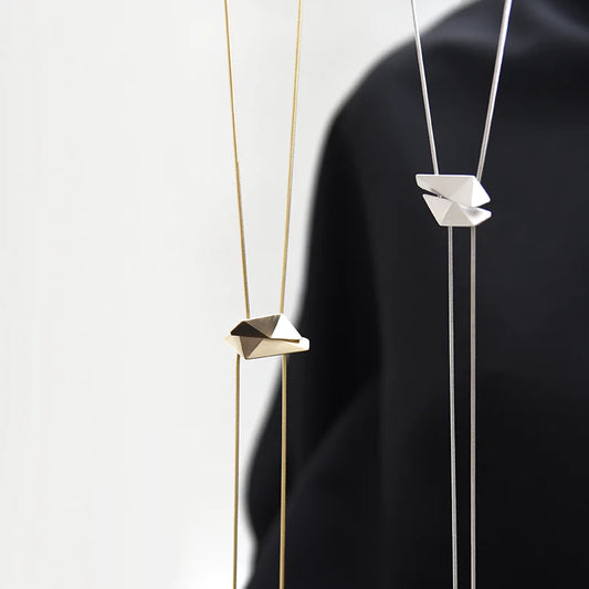 Refract Lariat Necklace (Black Silver)