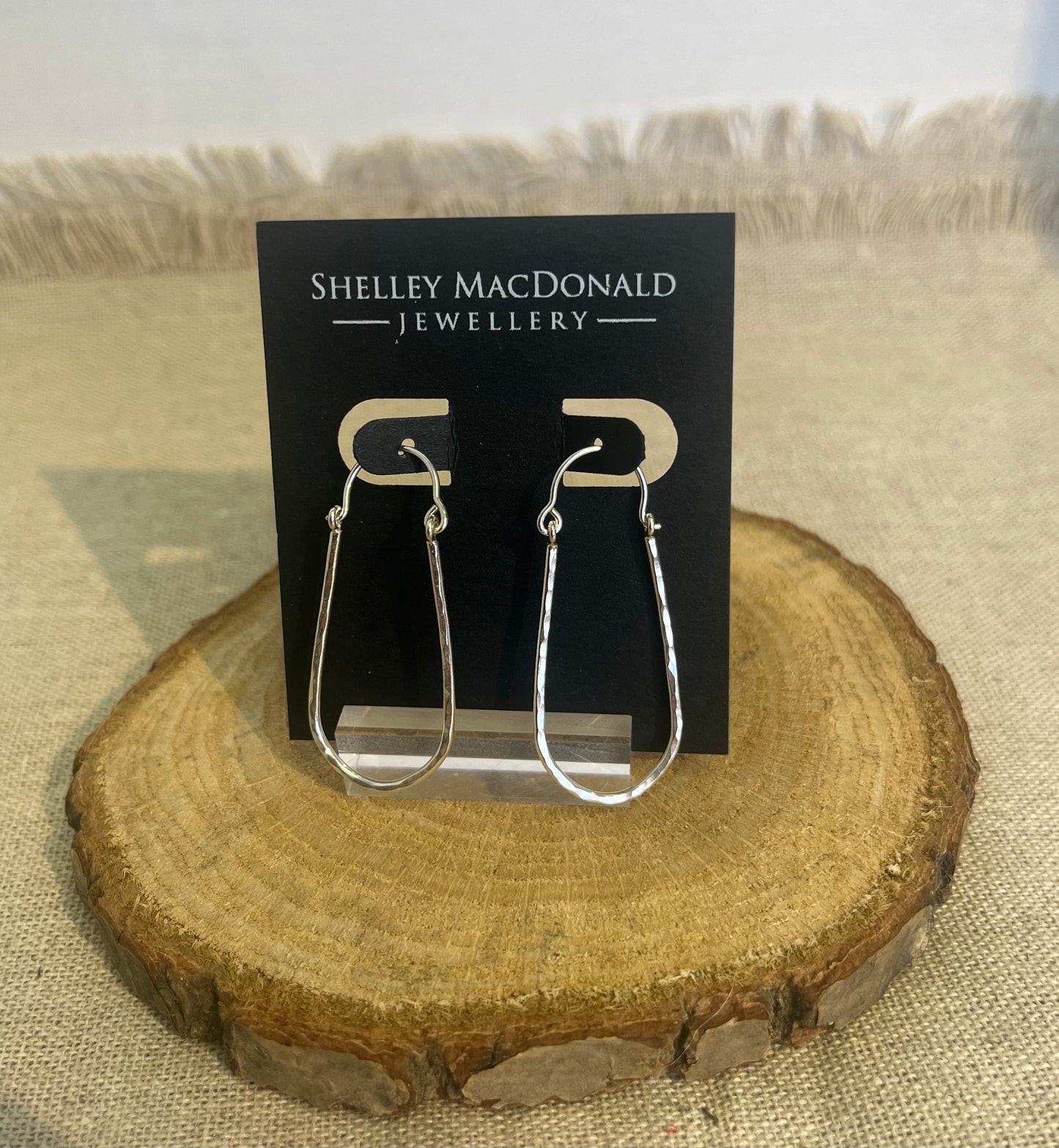 Hammered Hoops Oval